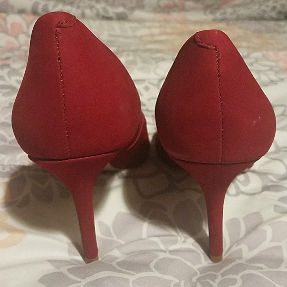 Heels - Picture 4 of 7
